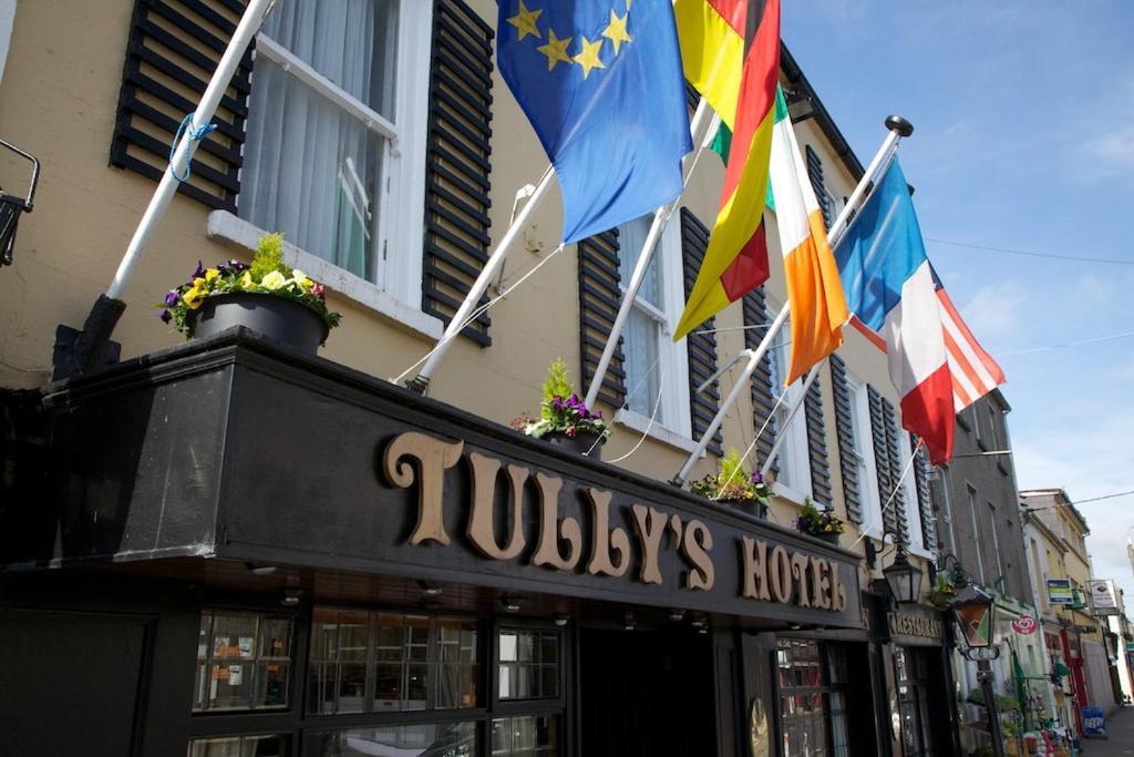 Tully'S Hotel Castlerea Bagian luar foto