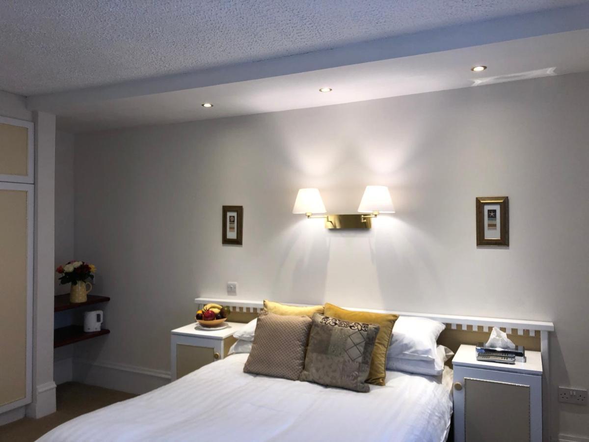 Tully'S Hotel Castlerea Bagian luar foto