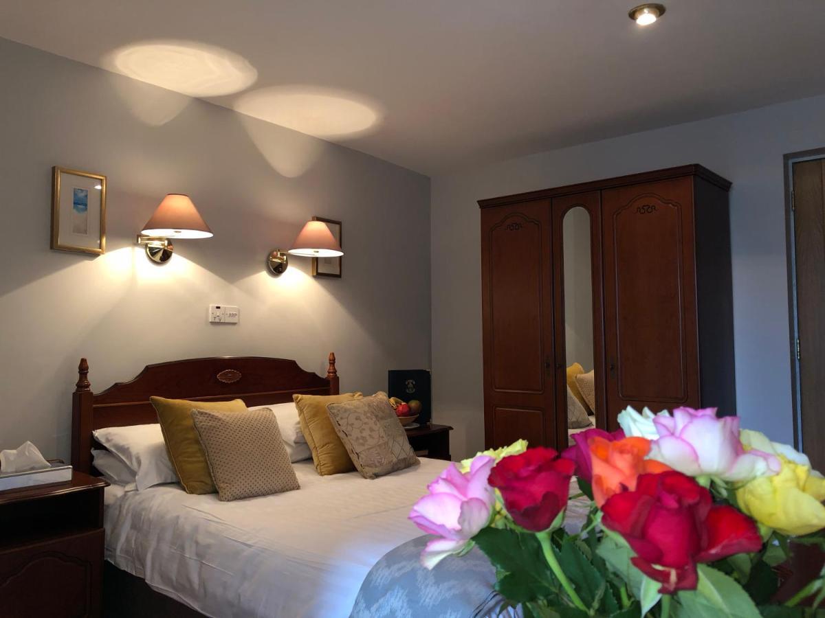Tully'S Hotel Castlerea Bagian luar foto