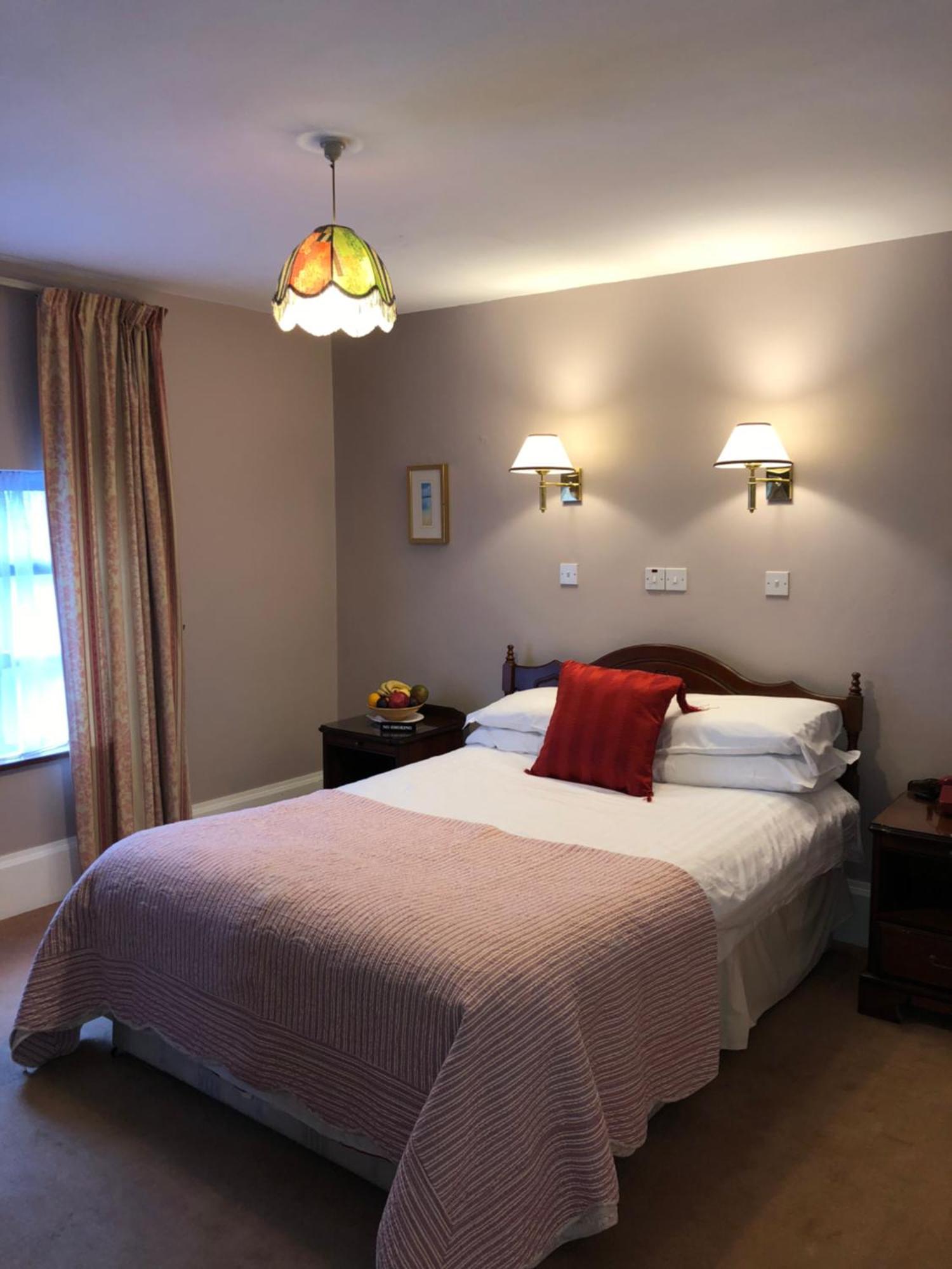 Tully'S Hotel Castlerea Bagian luar foto