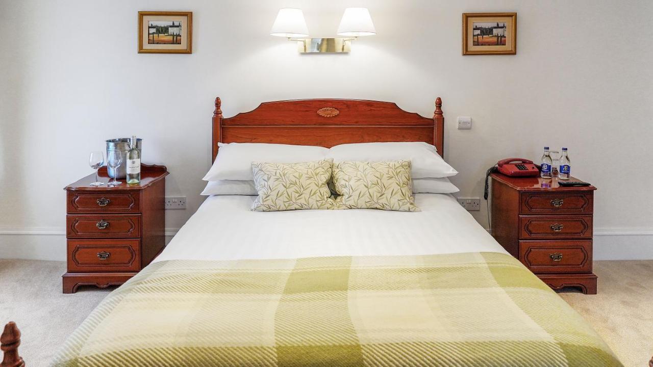 Tully'S Hotel Castlerea Bagian luar foto