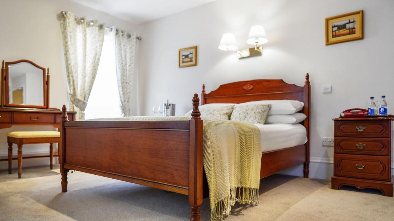 Tully'S Hotel Castlerea Bagian luar foto
